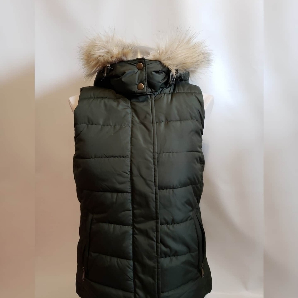 BANANA Republic Puffer Vest